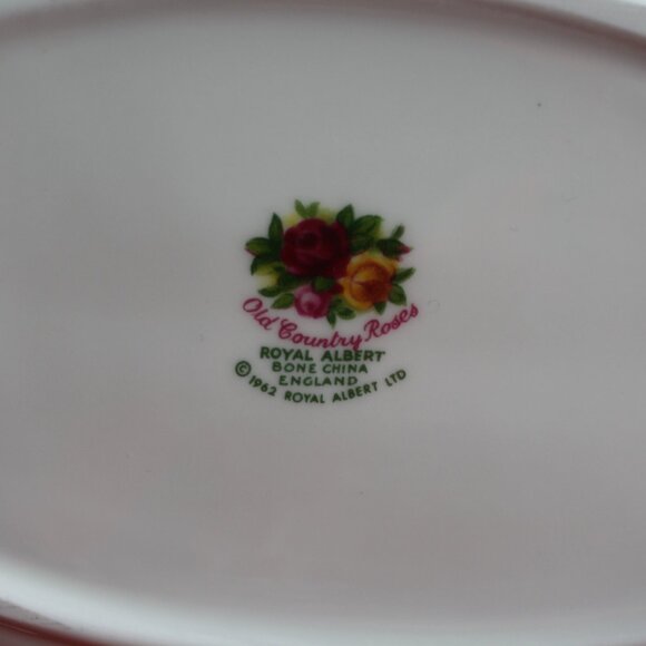 Royal Albert Old Country Roses Gravy Boat and underplate Bone China - Picture 6 of 7